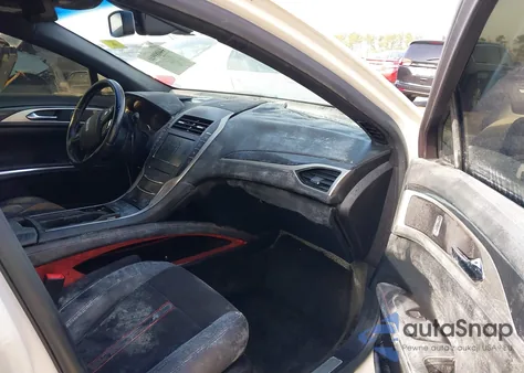 2016 Lincoln Mkz Hybrid Black Label z USA, uszkodzony, nr VIN 3LN6L2PU5GR606681